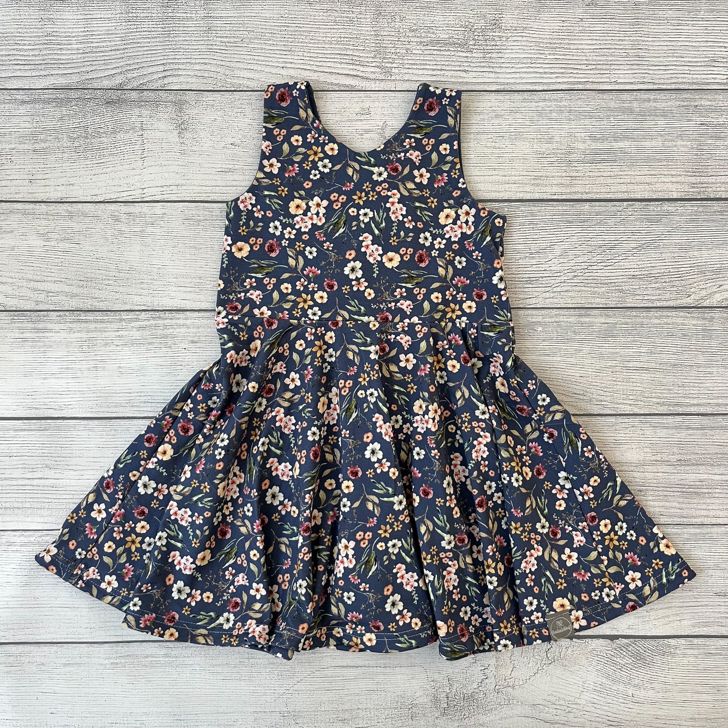 Kleid - Blumenvielfalt mit Maschen
