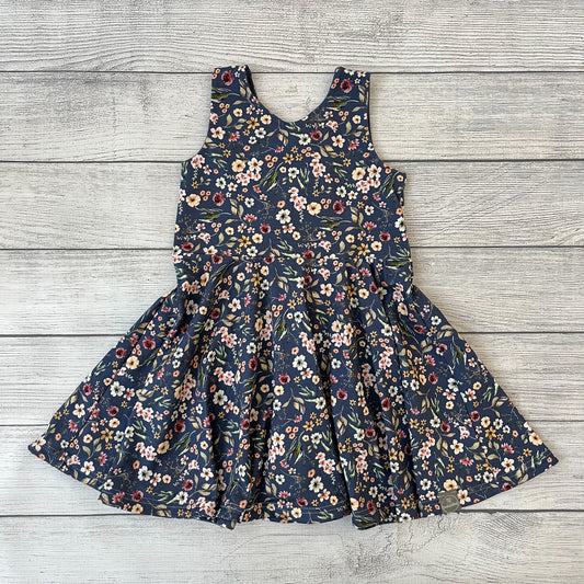 Kleid - Blumenvielfalt mit Maschen